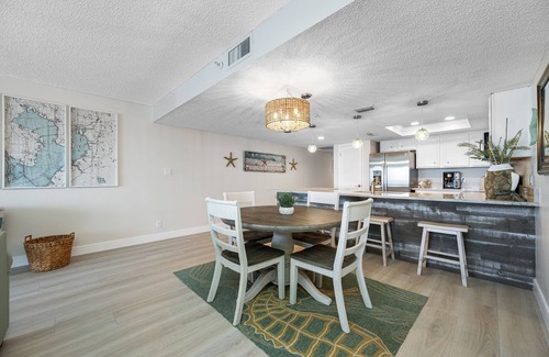 North Redington Beach Condo | Ram Sea 302- Beachfront with pool & Hottub!