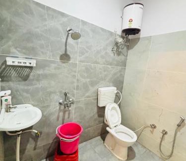 Faizabad Apartment | Ram Sevak Hotel By Nandan