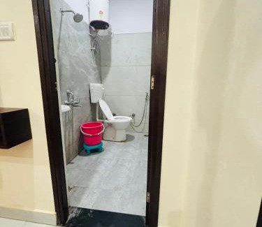 Faizabad Apartment | Ram Sevak Hotel By Nandan