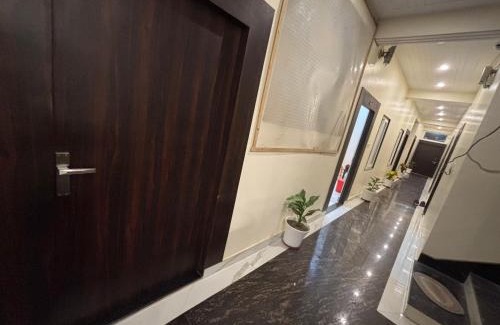 Faizabad Apartment | Ram Sevak Hotel By Nandan