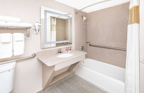 Alpharetta Hotel | Ramada by Wyndham Alpharetta/Atlanta North