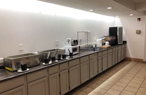 Crestline Heights Hotel | Ramada by Wyndham Birmingham Airport