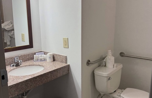 Independence Hotel | Ramada by Wyndham Cleveland Independence