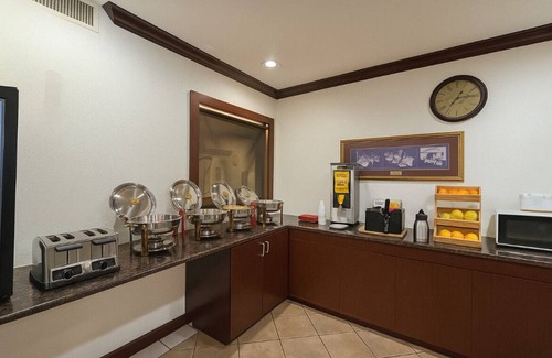 Davenport Hotel | Ramada by Wyndham Davenport Orlando South