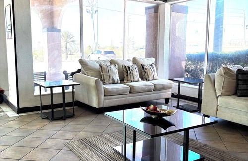 Davenport Hotel | Ramada by Wyndham Davenport Orlando South