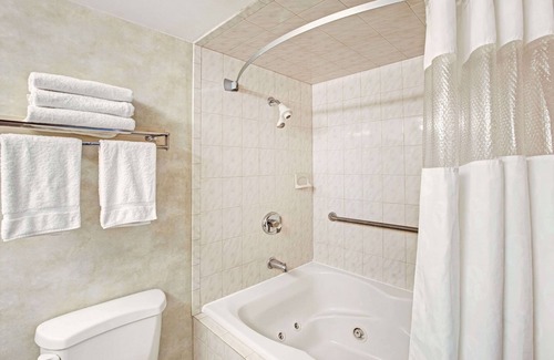 Flemington Hotel | Ramada by Wyndham Flemington
