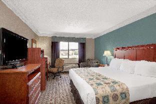 Houston Hotel | Ramada by Wyndham Houston Intercontinental Airport South