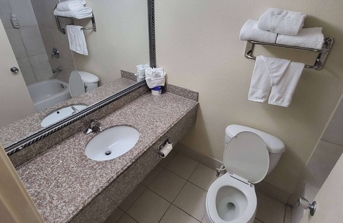 Humble Hotel | Ramada by Wyndham Houston Intercontinental Airport East
