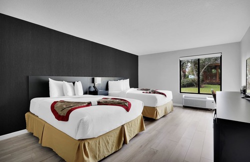 Southside Hotel | Ramada by Wyndham Jacksonville I-95 by Butler Blvd