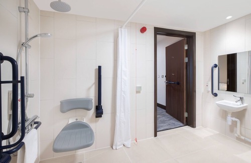 Leeds Hotel | Ramada by Wyndham Leeds East