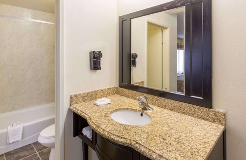 Ontario Hotel | Ramada by Wyndham Ontario