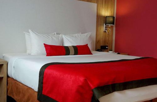 El Cangrejo Hotel | Ramada by Wyndham Panama Via Argentina