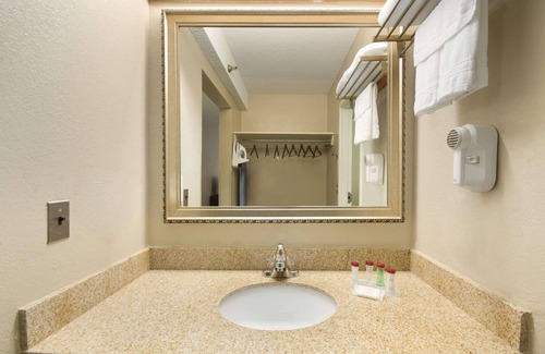 Southwest Raleigh Hotel | Ramada by Wyndham Raleigh
