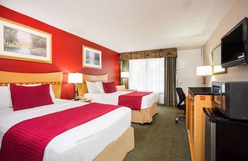 Warner Robins Hotel | Ramada by Wyndham & Suites Warner Robins