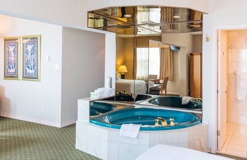 Thunder Bay Hotel | Ramada by Wyndham Thunder Bay Airlane Hotel