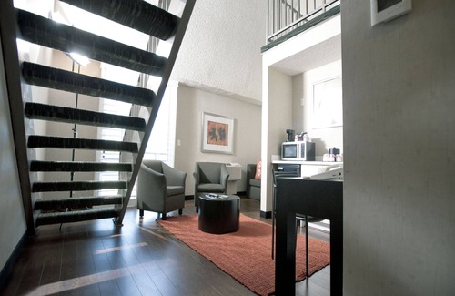 Tri-West Hotel | Ramada Plaza by Wyndham West Hollywood Hotel & Suites