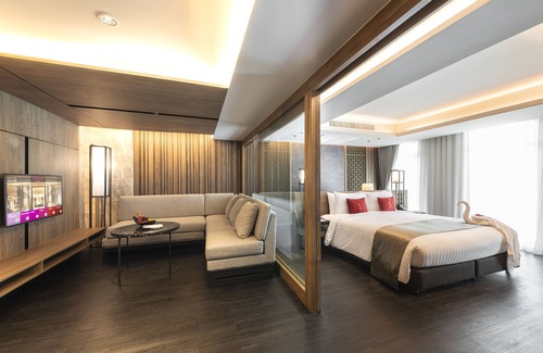 Phuket Hotel | Ramada Plaza by Wyndham Chao Fah