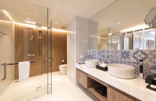 Phuket Hotel | Ramada Plaza by Wyndham Chao Fah