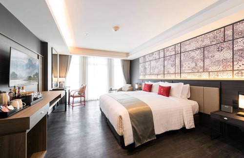 Phuket Hotel | Ramada Plaza by Wyndham Chao Fah
