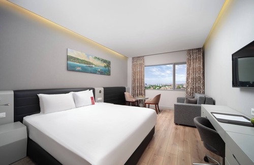 Bakırkoy Hotel | Ramada Plaza by Wyndham Istanbul Atakoy