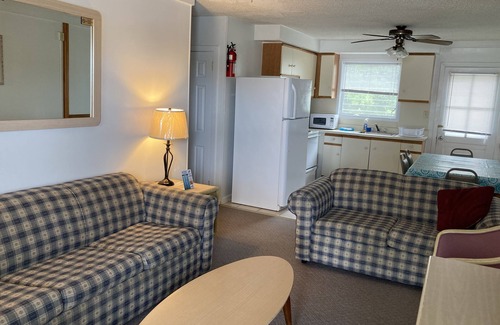 Wildwood Crest Hotel | Rambler Motel & Apartments