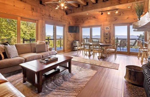 Bostic House | Rambling Rose Creekside Retreat near Asheville and Lake Lure