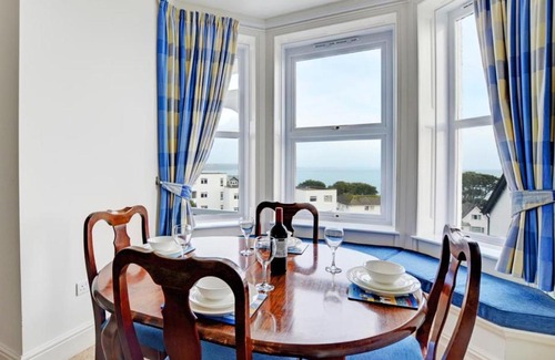 West Looe Apartment | Rame Lemain Garden Apts