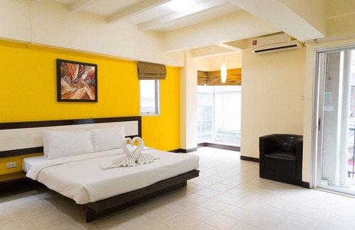Sukhumvit Hotel | Ramkhamhaeng 42 by Roomquest