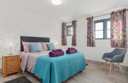 Haverfordwest Apartment | Ramsey Sea View Cottage - Dog Friendly