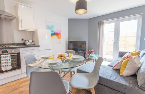 Cowley Apartment | Rana Ct 7 (Bodleian Suite) | 1 Bed Ground Floor Apt.