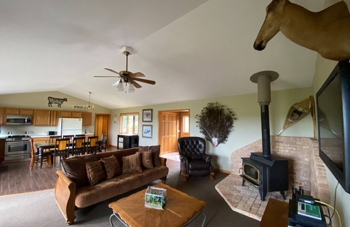 Elizabeth House | Ranch life, 300 acres! 10 mile views., trails, animals, swimming pool, golf