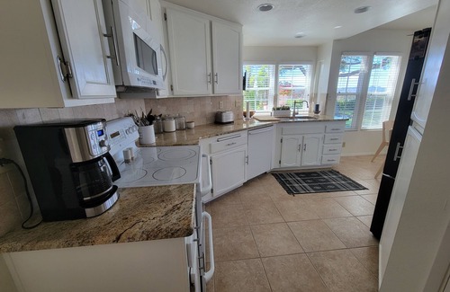 Rancho Bernardo House | Rancho Bernardo Peaceful Comfort with Canyon Views