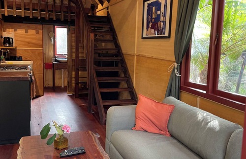 Margaret River Cabin | Rancho Relaxo Tiny House - in town sanctuary | Pet friendly | Cosy & rustic