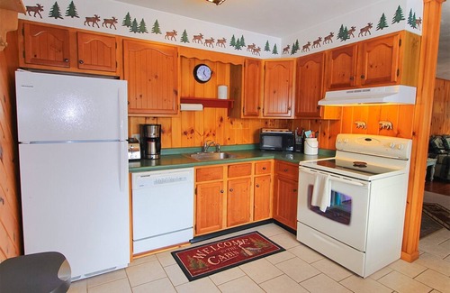 Rangeley House | Rangeley Manor B | Updated Cottage with Shared Waterfront Access on Rangeley Lake