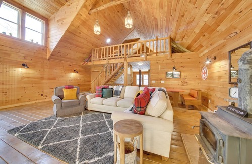 Rangeley House | ‘Rangeley Retreat’ Cabin-Style Home: Lake Access