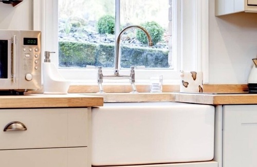 Matlock Bath Cottage | Ranmoor- beautiful character cottage with walled garden and gorgeous views.