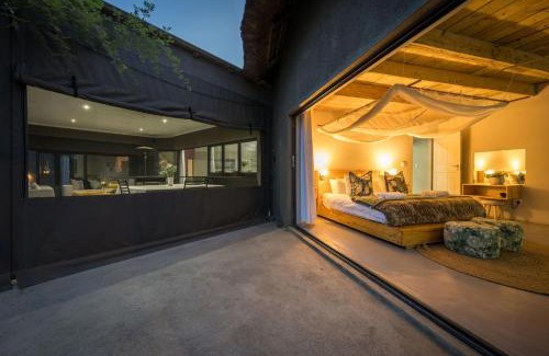 Hoedspruit Villa | Raptors Luxury Farmhouse