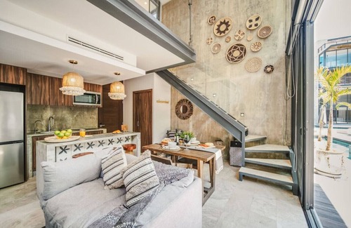 Playa Paraiso Condo | Rare 1BR Swim Up w/Cenote | Osmosis | Gym | Desk