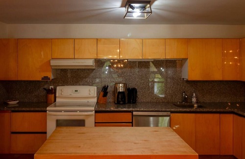 Prince Edward House | Rare 6 bedroom Gem in Picton