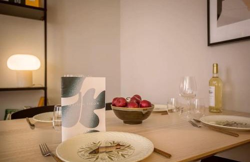 Quartier du Panier Apartment | Rare Appart 2 chambres en duplex design au Panier