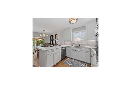 Buford House | RARE EASY ACCESS PRIVATE FLOATING DOCK 4 BED ROOM HOME!