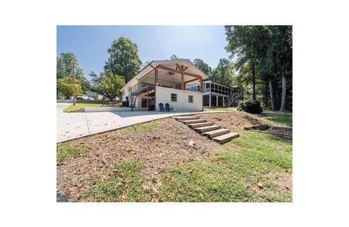 Buford House | RARE EASY ACCESS PRIVATE FLOATING DOCK 4 BED ROOM HOME!