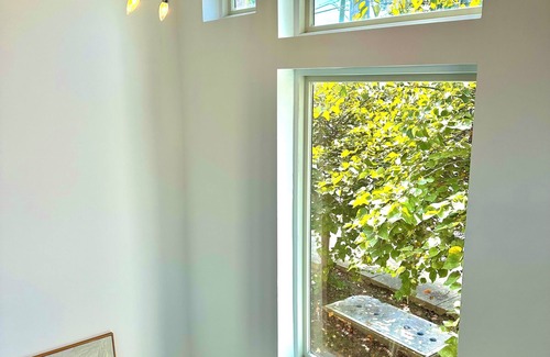 Chestnut Hill House | RARE FIND - 1 Bed 2 Bath Modern Private Oversized Garage City Skyline Views