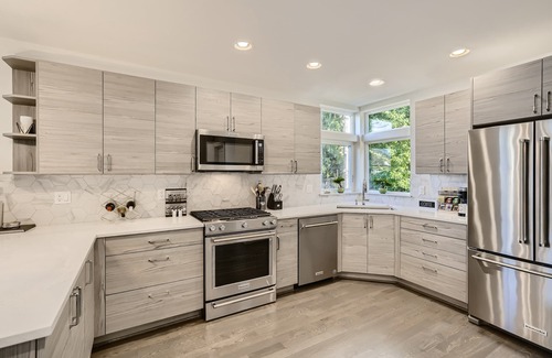 North Admiral House | 💎 Rare Find 💎 Across Alki Beach✨Rooftop Views