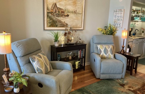 Navarre Beach Condo | Rare find! Romantic condo for 2! On Gulf Islands National Seashore-Fishing pier