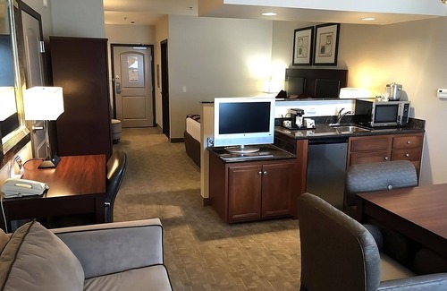 Killeen Hotel | Rare Gem! ! 1 Lovely Unit and Pool.
