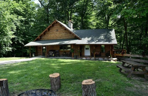 Walker Cabin | Rare relaxation in your 3-bedroom Ranch cabin
