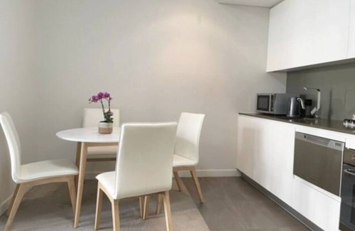 Lane Cove North Apartment | Rare spacious 1 bedroom + 1 office + Free parking