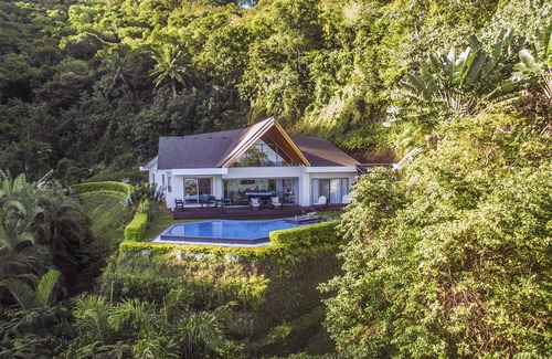 Tapere of Titikaveka House | Rarotonga's Finest Executive Holiday Home Rental