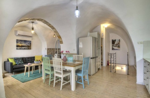 Safed Old City Apartment | Rashbi 54